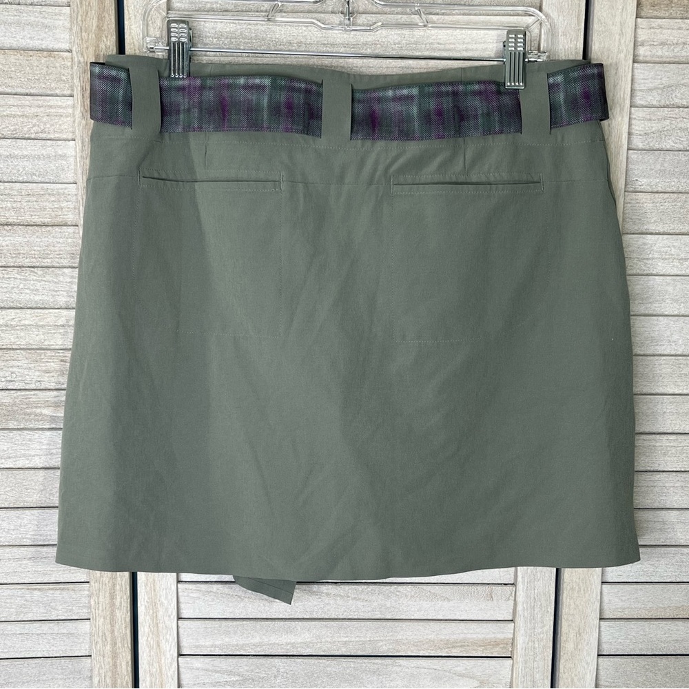 NIKE GOLF Dri Fit Mini Convertible Belted Golf Skort Olive & Purple-8 - Picture 3 of 4